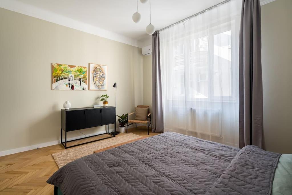 Exquisite Art Deco 2Br Apartment Prime Location Bucarest Extérieur photo